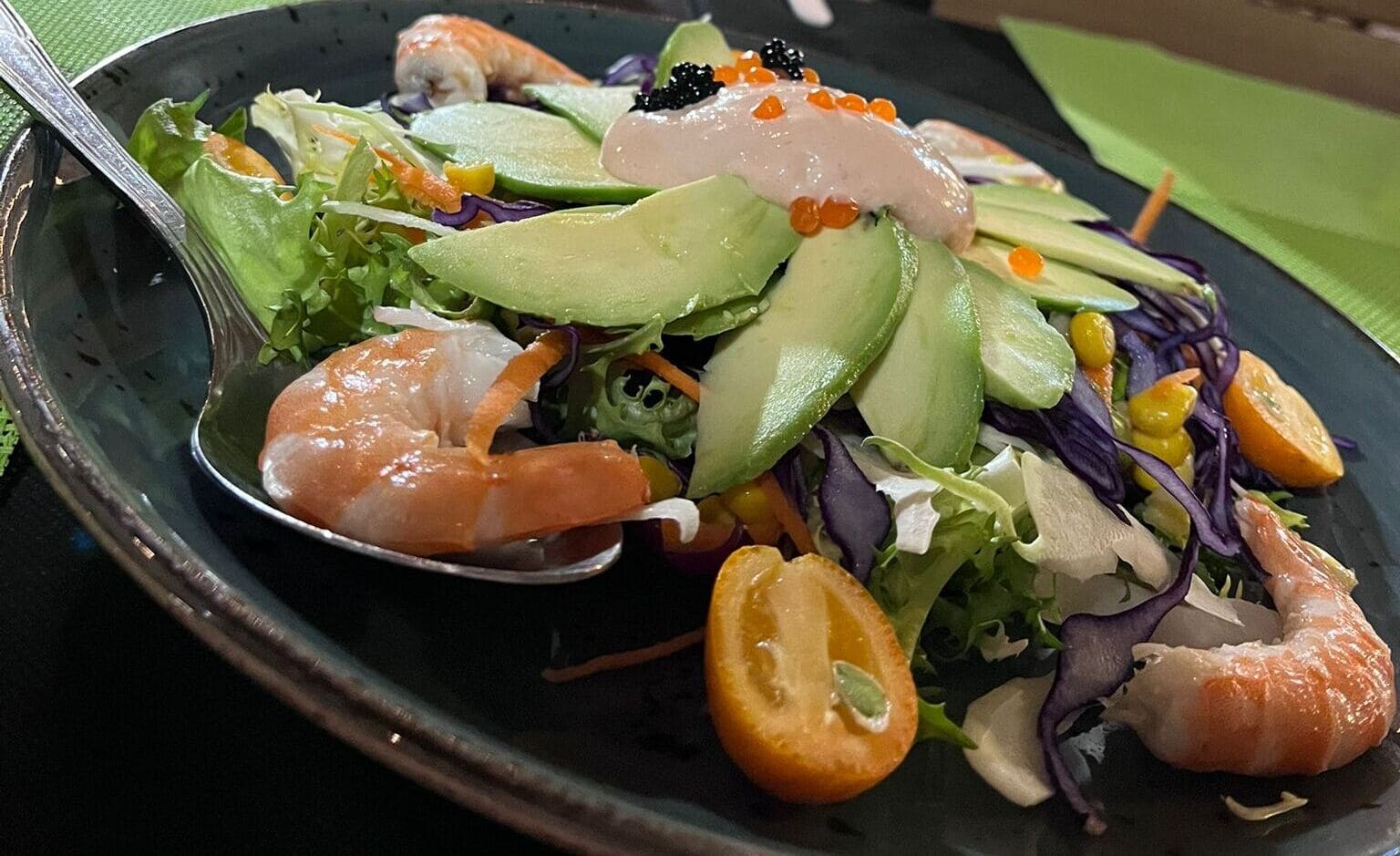 Plato en uno de los restaurantes de Frigiliana