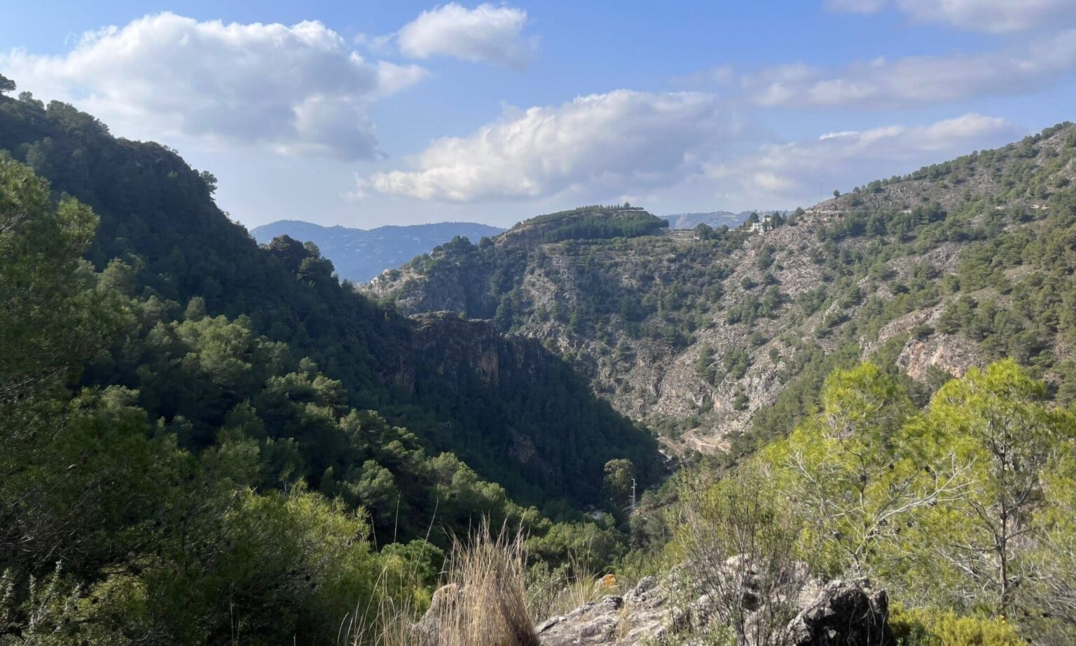 Entorno natural de Frigiliana por la Sierra de Almijara