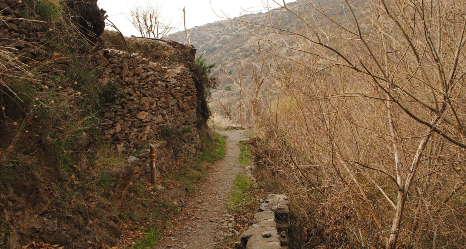 Ruta de los Pueblos del Poqueira en su tramo hacia Pampaneira