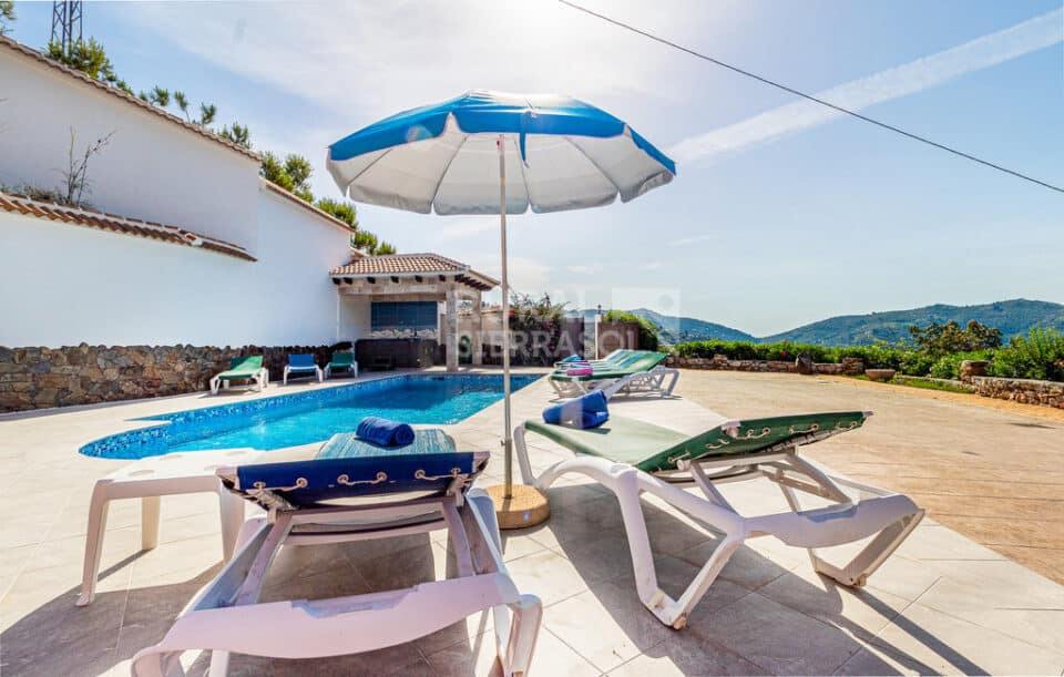 Preciosa Villa en Sayalonga, con piscina, aire acondicionado y wi-fi - Imagen 10