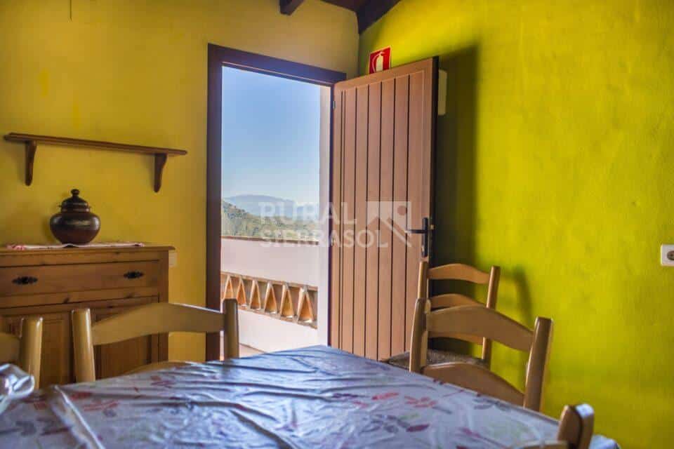 Mesa de salón en Casa rural en Almáchar (Málaga)-1188