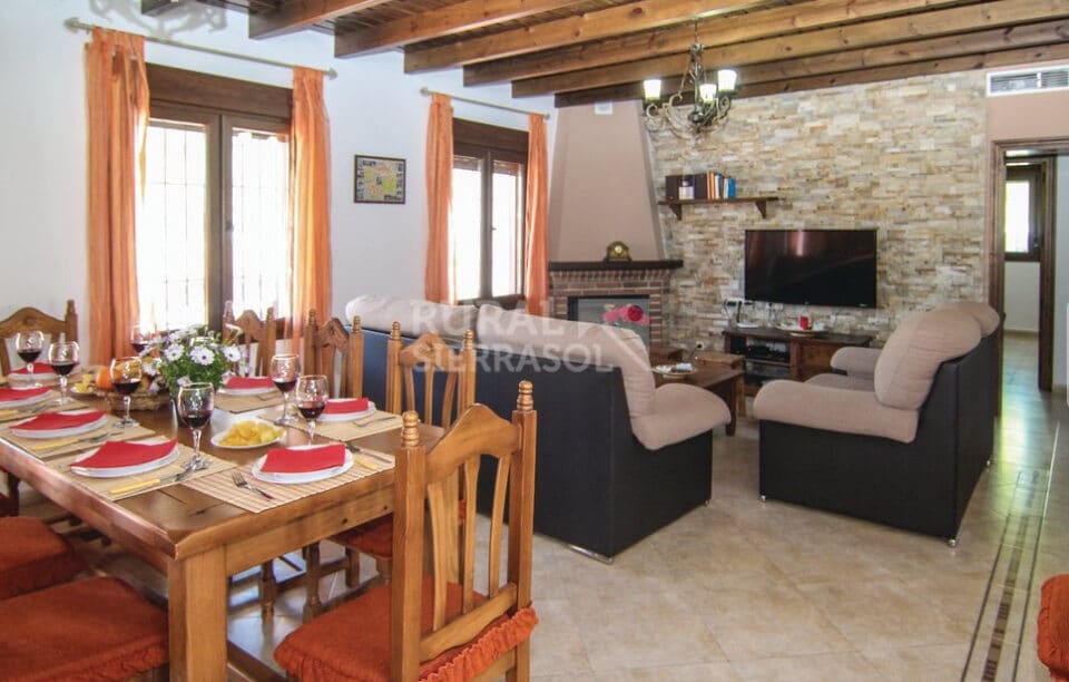 Maravillosa Villa con spa, piscina, aire acondicionado, en Sayalonga - Imagen 11