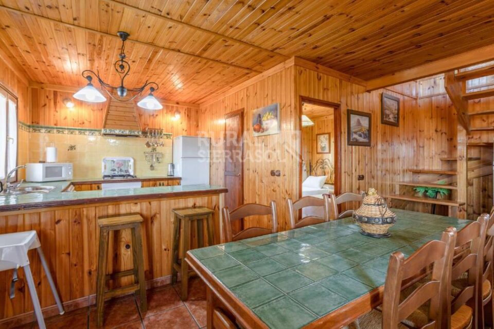 Encantadora Casa de Madera en Sayalonga, con piscina, wi-fi - Imagen 11