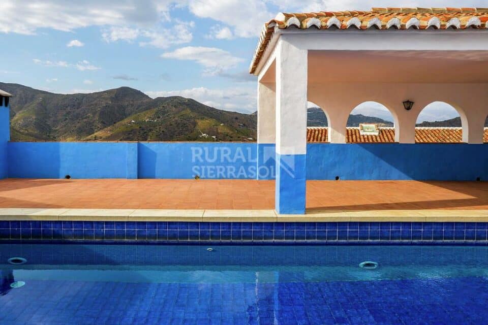 Piscina y terraza de Casa rural en Almáchar (Málaga)-1188