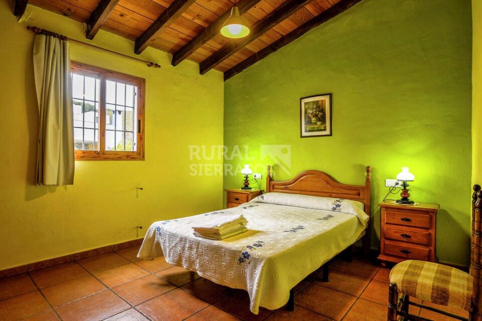 Dormitorio de matrimonio de Casa rural en Almáchar (Málaga)-1188