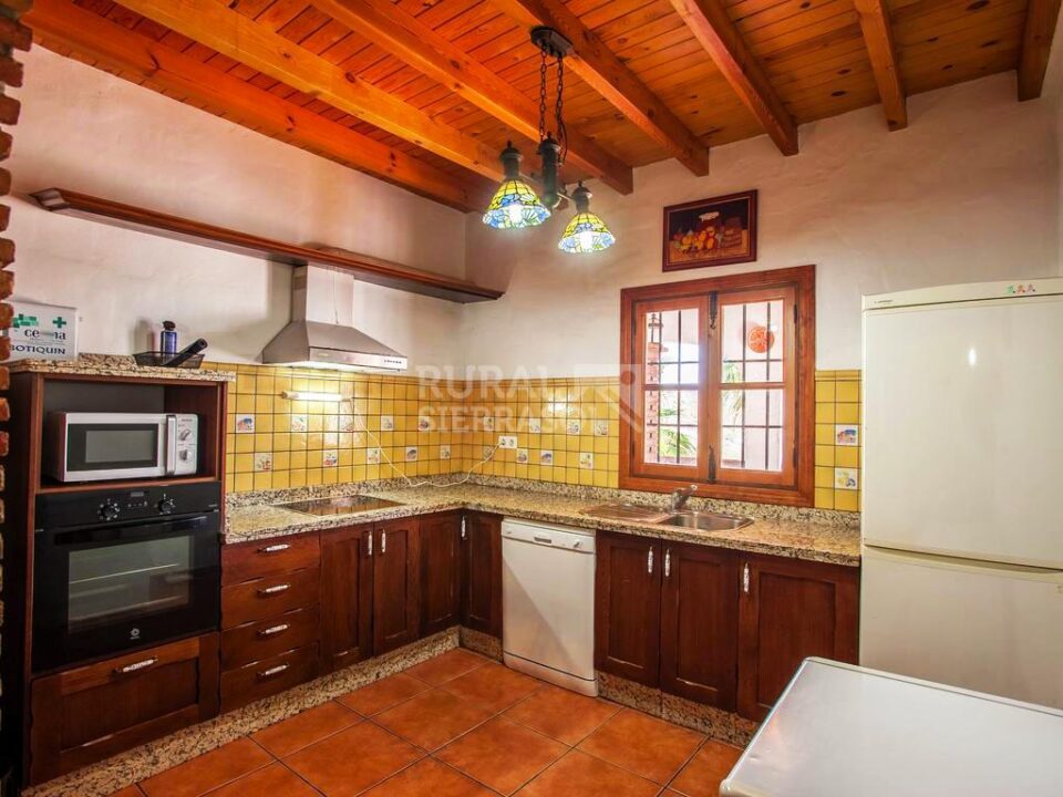 Cocina de casa rural en Almáchar (Málaga) referencia 1192