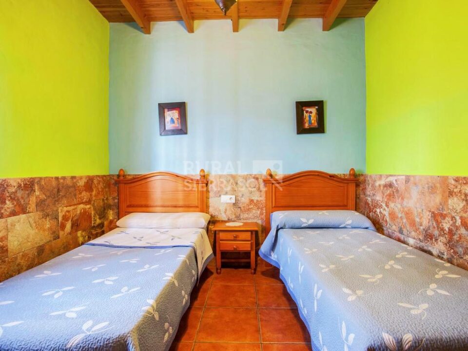 Habitación de camas individuales de casa rural en Almáchar (Málaga) referencia 1192