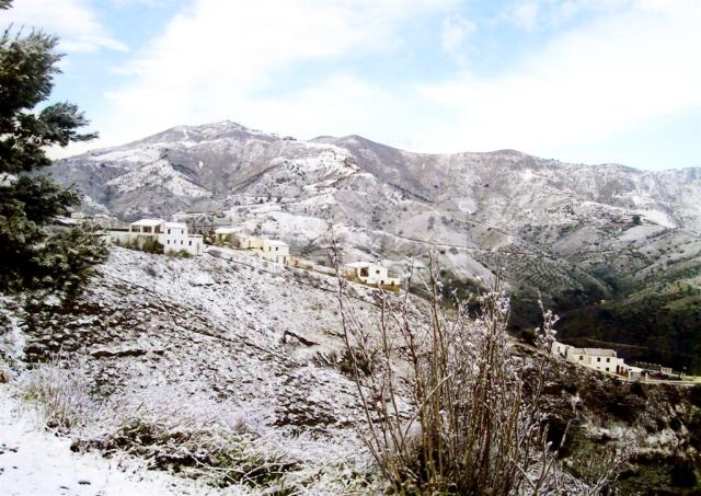 Paisaje nevado de casa rural en Almáchar (Málaga) referencia 1192