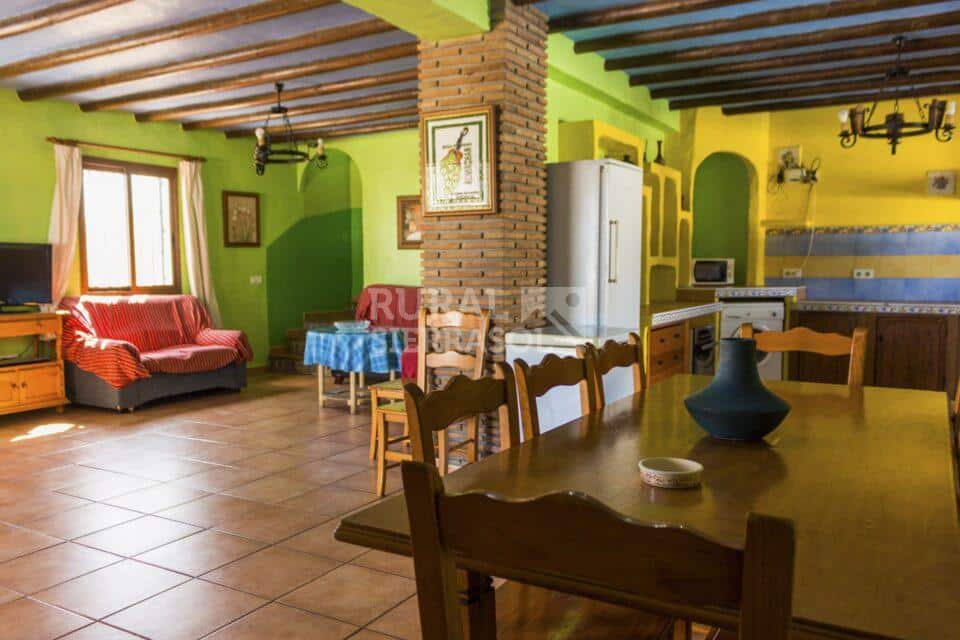 Amplio salón de Casa rural en Almáchar (Málaga)-1191