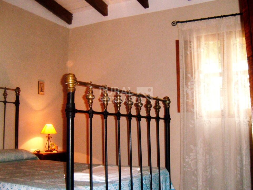 Habitación con cama doble de Casa rural en Almachar (Málaga)- 1488