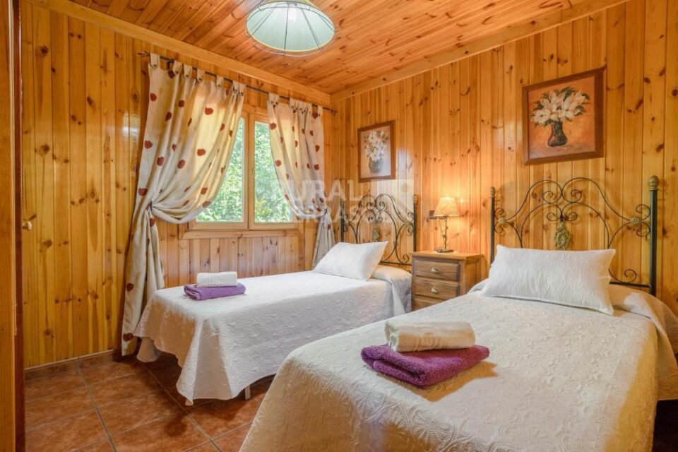 Encantadora Casa de Madera en Sayalonga, con piscina, wi-fi - Imagen 17