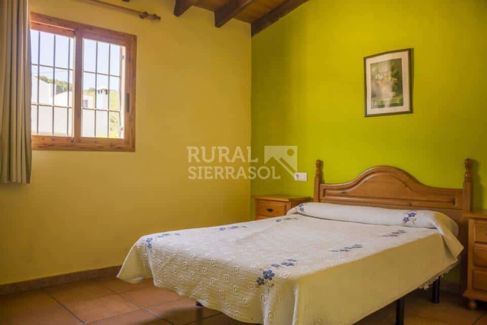 Dormitorio con cama de matrimonio Casa rural en Almáchar (Málaga)-1188