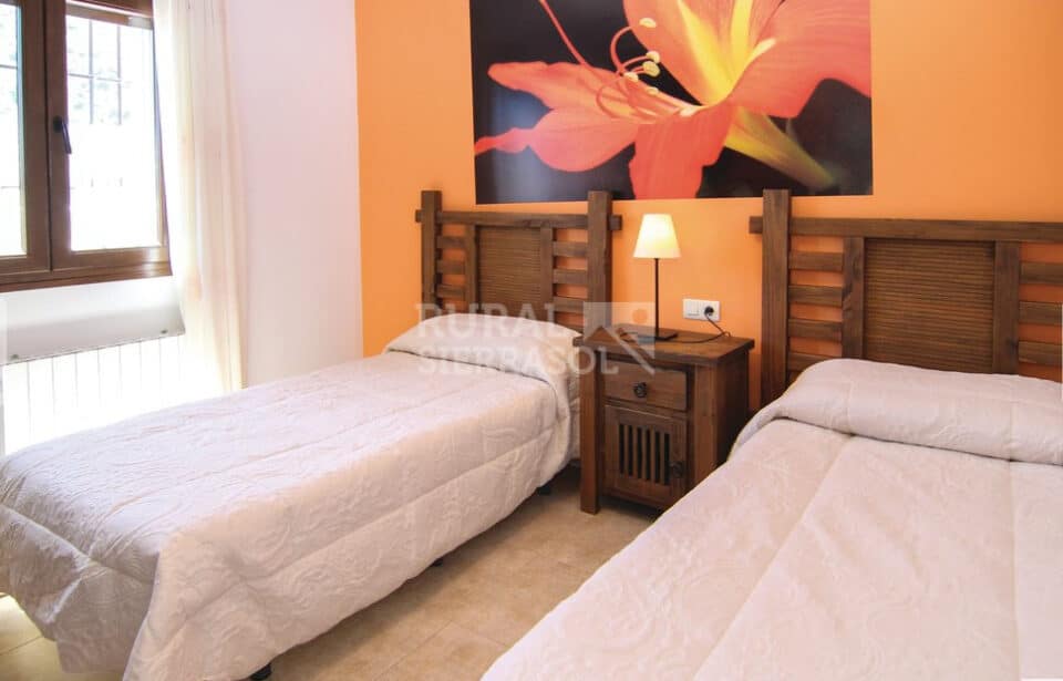 Maravillosa Villa con spa, piscina, aire acondicionado, en Sayalonga - Imagen 18