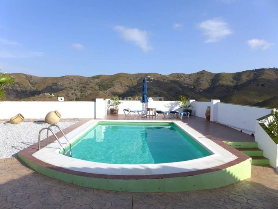 Bonito Cortijo de Labor en Almáchar con piscina, barbacoa y wi-fi - Imagen 2