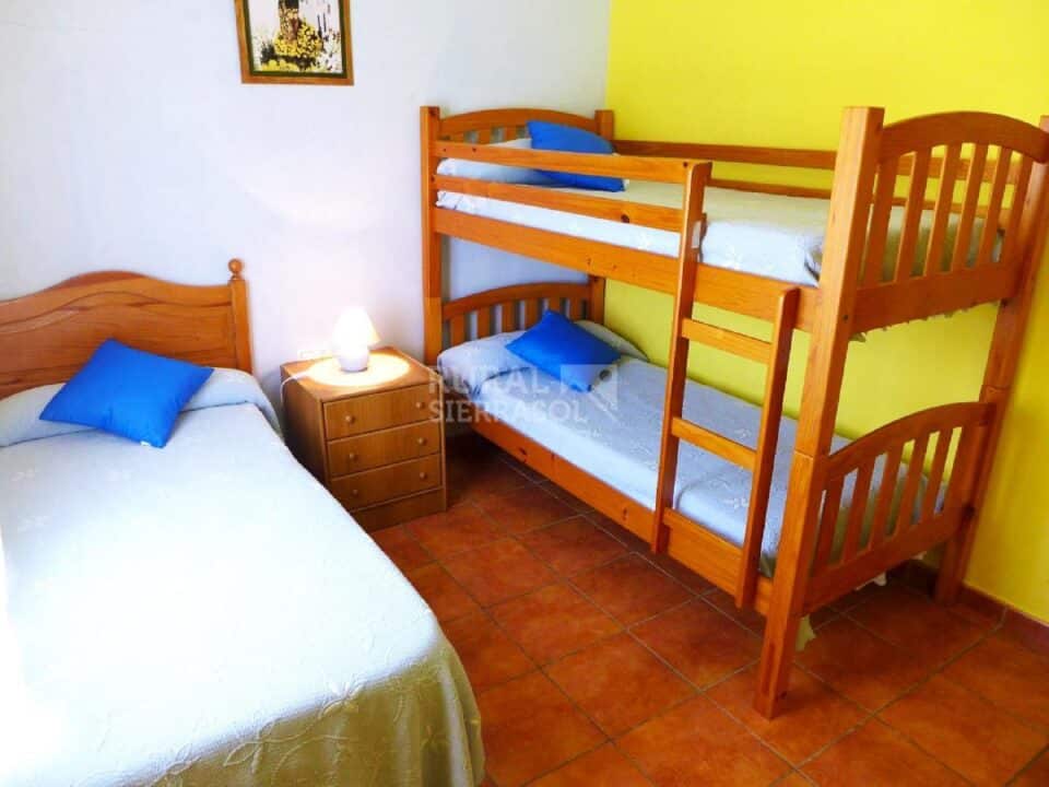 Espléndida Casa Rural en Almachar con barbacoa, piscina y wi-fi - Imagen 21