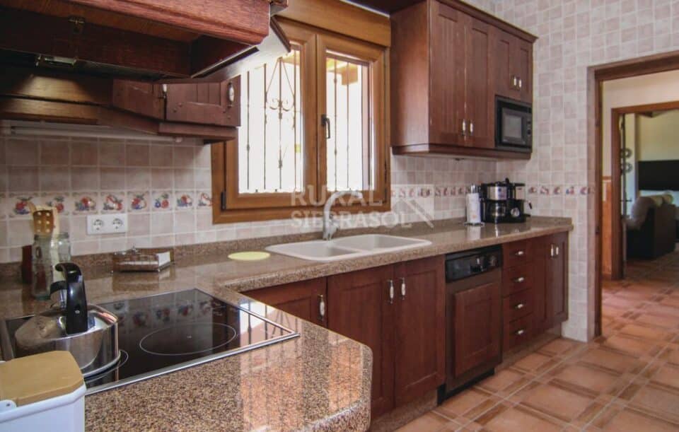 Preciosa Villa en Sayalonga, con piscina, aire acondicionado y wi-fi - Imagen 21