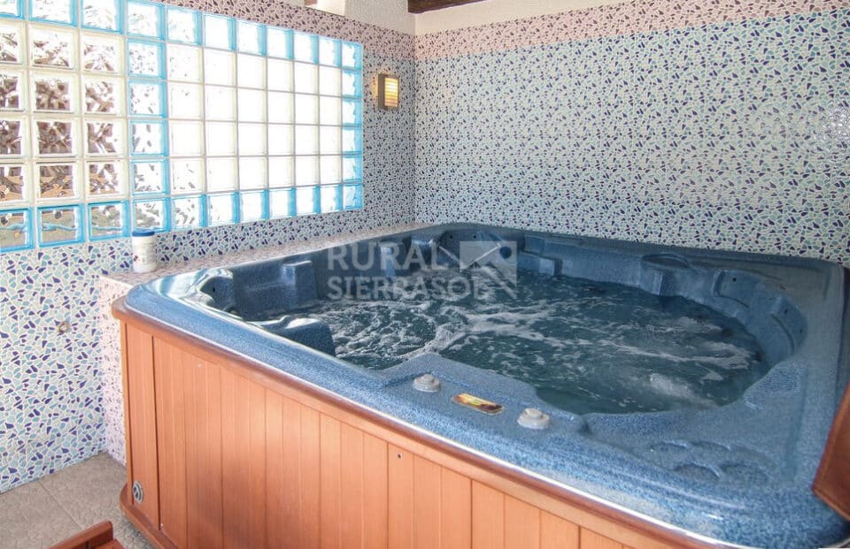 Maravillosa Villa con spa, piscina, aire acondicionado, en Sayalonga - Imagen 22