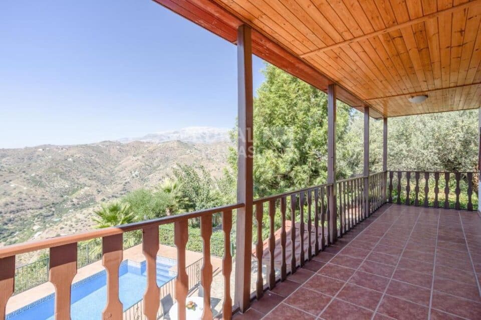 Encantadora Casa de Madera en Sayalonga, con piscina, wi-fi - Imagen 23