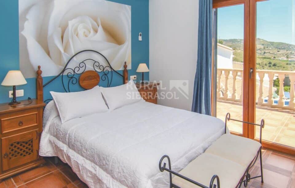 Preciosa Villa en Sayalonga, con piscina, aire acondicionado y wi-fi - Imagen 24