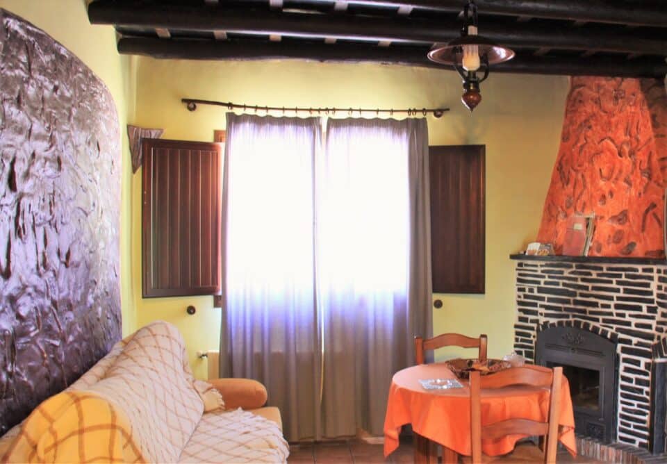 Acogedora Suite con Jacuzzi y Spa en Bérchules - Imagen 25