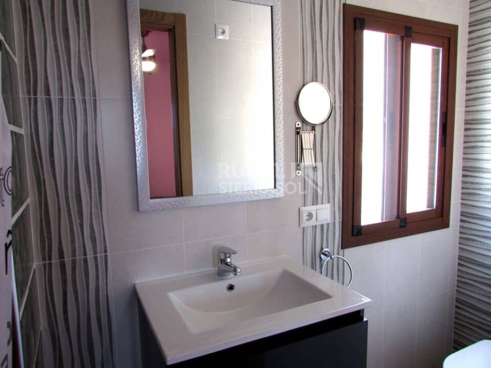 Preciosa Casa Rural con una esmerada decoración, en Sayalonga - Imagen 25