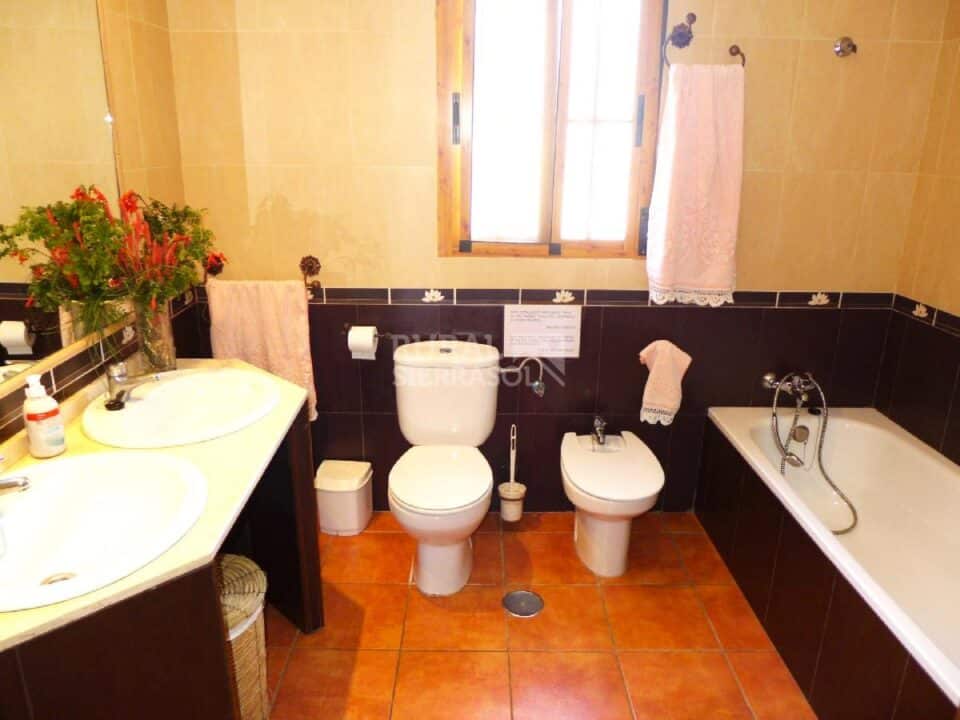 Espléndida Casa Rural en Almachar con barbacoa, piscina y wi-fi - Imagen 27