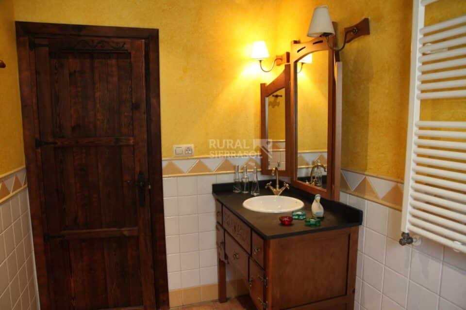 Acogedora Suite con Jacuzzi y Spa en Bérchules - Imagen 30