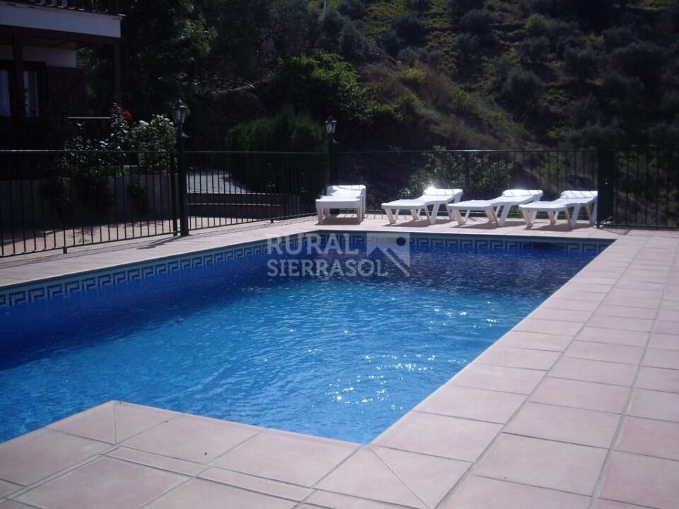 Encantadora Casa de Madera en Sayalonga, con piscina, wi-fi - Imagen 30