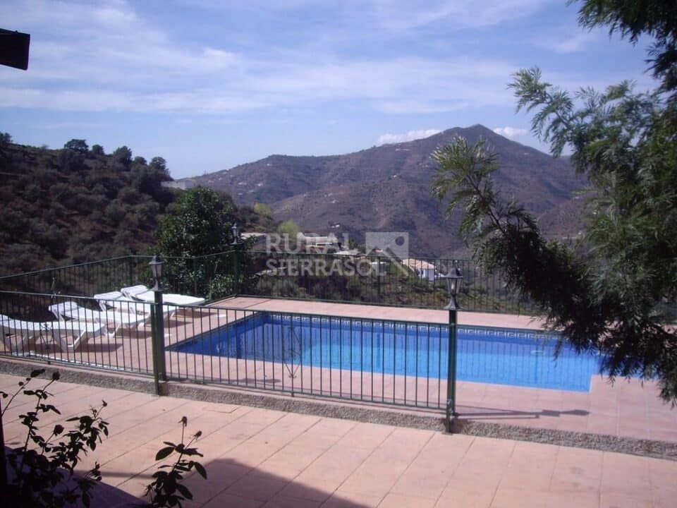 Encantadora Casa de Madera en Sayalonga, con piscina, wi-fi - Imagen 31