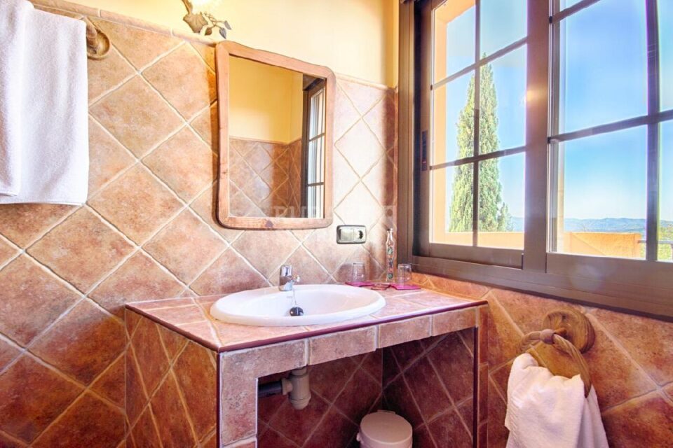 Baño de Hotel rural en Alcaucín (Málaga)-3415