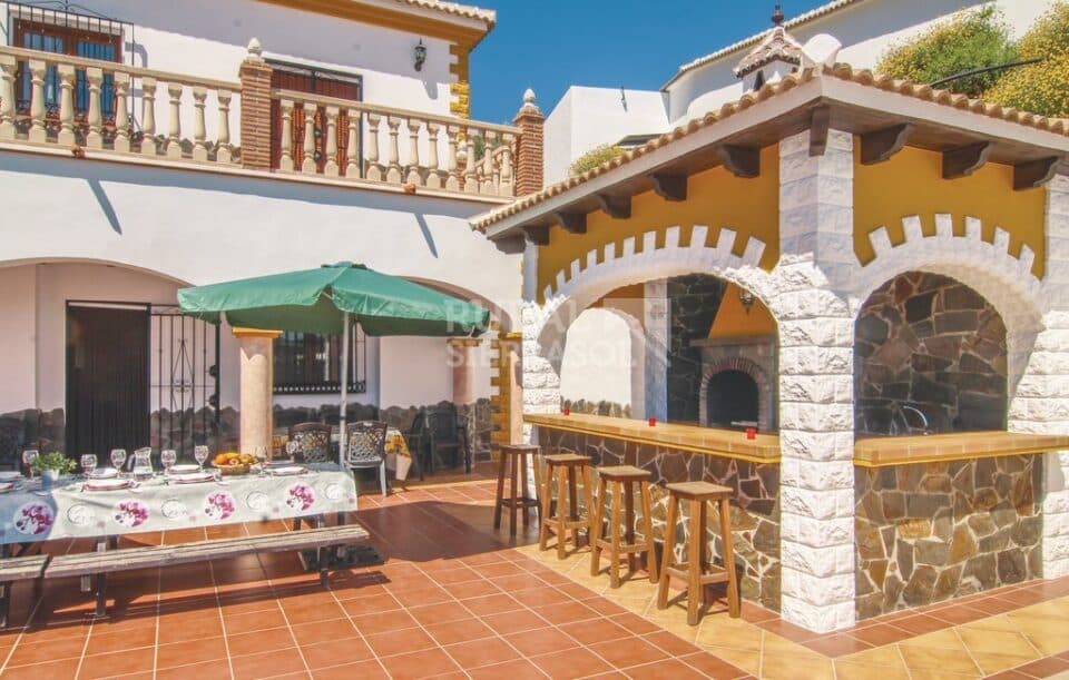 Preciosa Villa en Sayalonga, con piscina, aire acondicionado y wi-fi - Imagen 35
