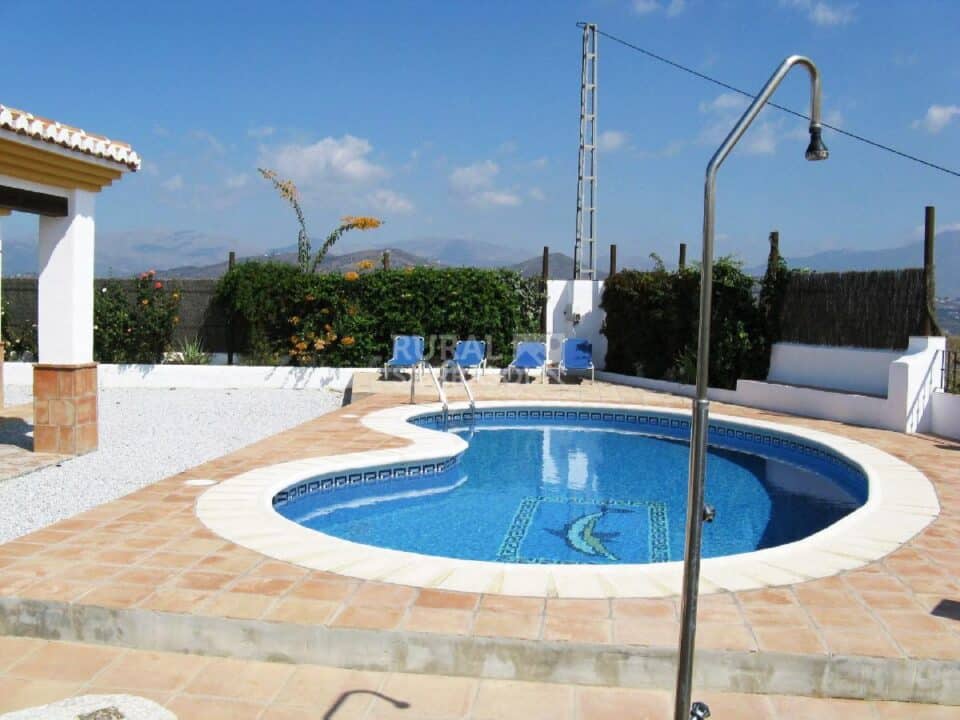 Acogedora Casa Rural en Almáchar con piscina, barbacoa y chimenea - Imagen 40