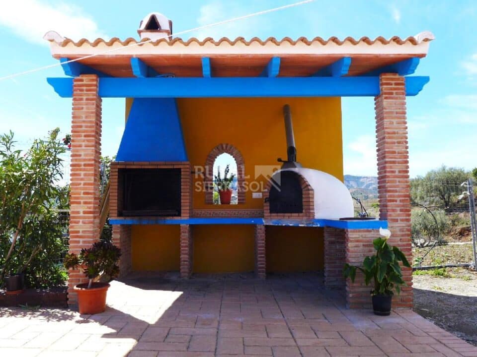 Barbacoa de Casa rural en Almáchar (Málaga)-0566
