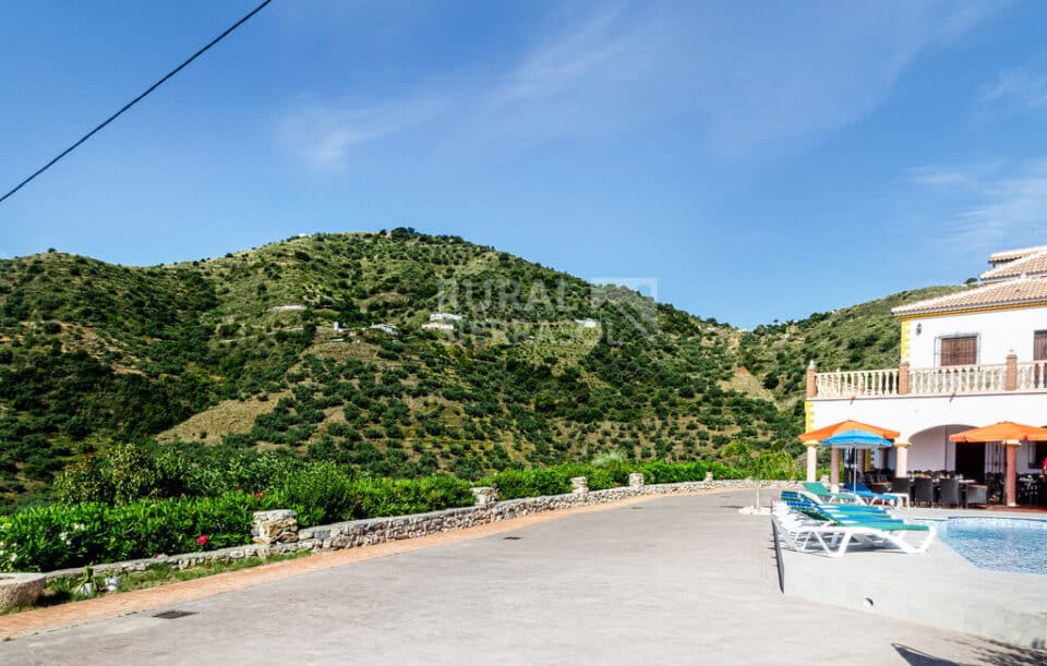 Preciosa Villa en Sayalonga, con piscina, aire acondicionado y wi-fi - Imagen 36