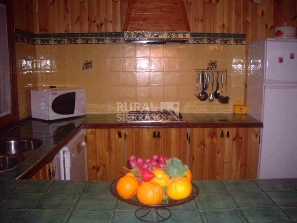 Encantadora Casa de Madera en Sayalonga, con piscina, wi-fi - Imagen 36