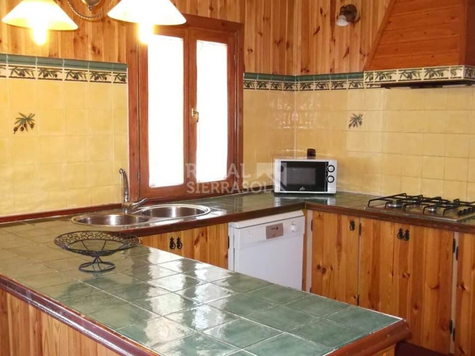Encantadora Casa de Madera en Sayalonga, con piscina, wi-fi - Imagen 37
