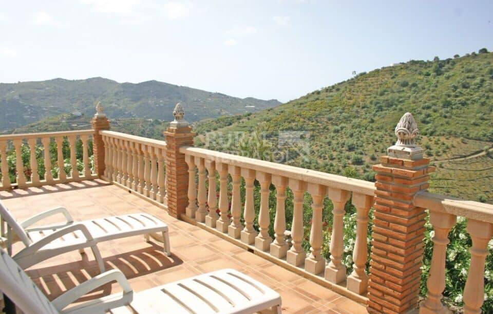 Preciosa Villa en Sayalonga, con piscina, aire acondicionado y wi-fi - Imagen 38