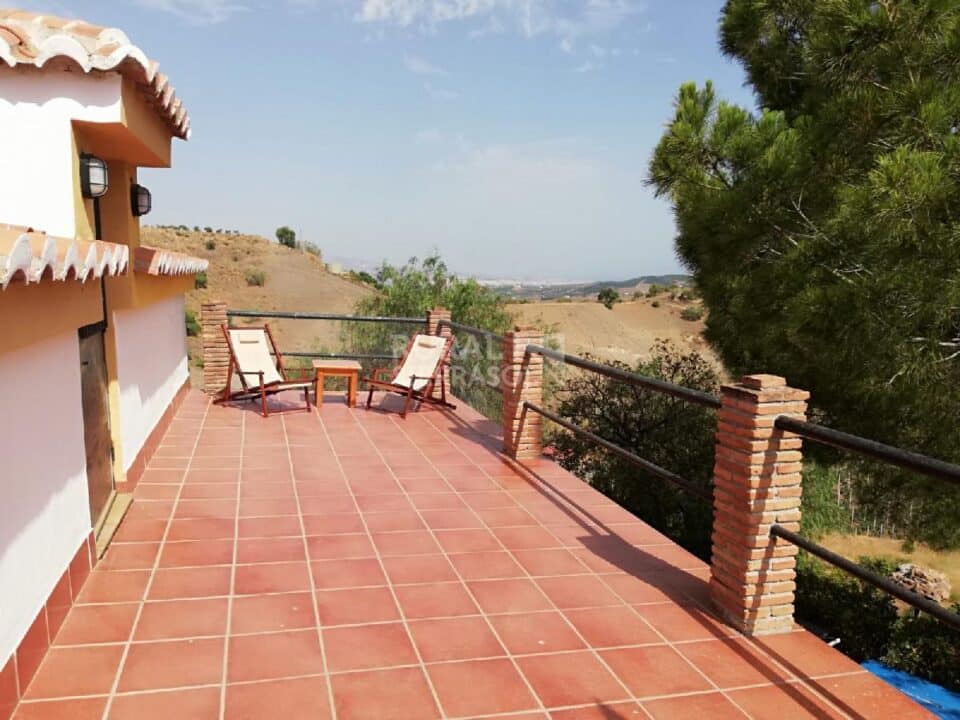 Magnífica Casa Rural en Almáchar, con piscina y barbacoa - Imagen 35