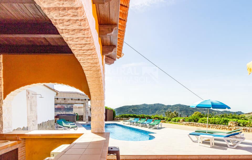 Preciosa Villa en Sayalonga, con piscina, aire acondicionado y wi-fi - Imagen 40