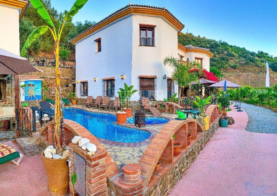 Espectacular Casa Rural en Sayalonga, con piscina y aire acondicionado - Imagen 3
