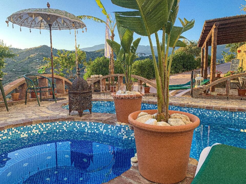 Espectacular Casa Rural en Sayalonga, con piscina y aire acondicionado - Imagen 7