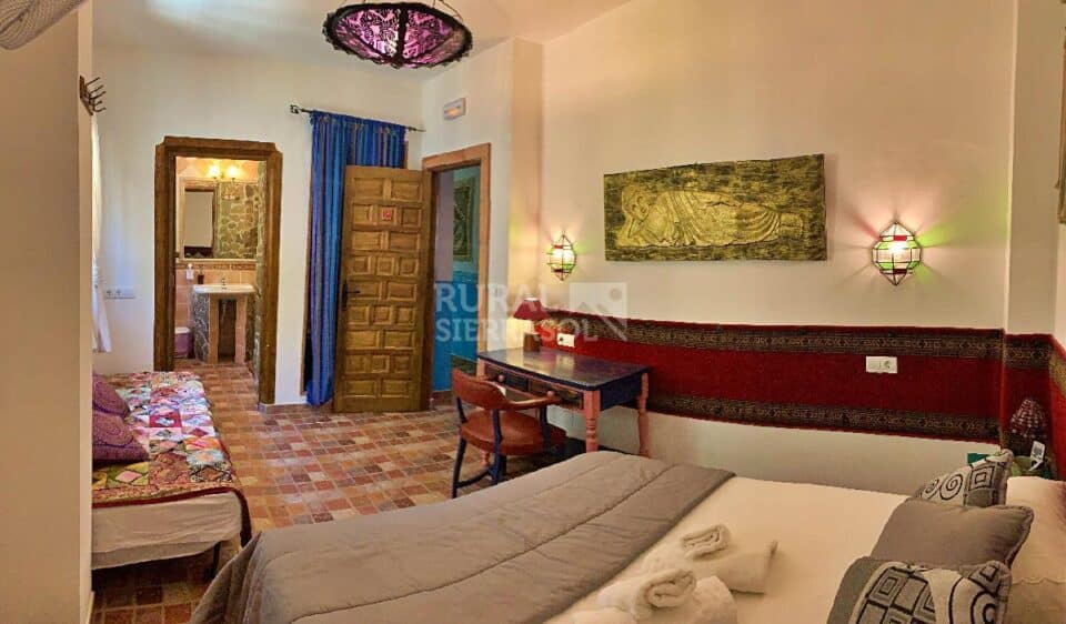 Espectacular Casa Rural en Sayalonga, con piscina y aire acondicionado - Imagen 9