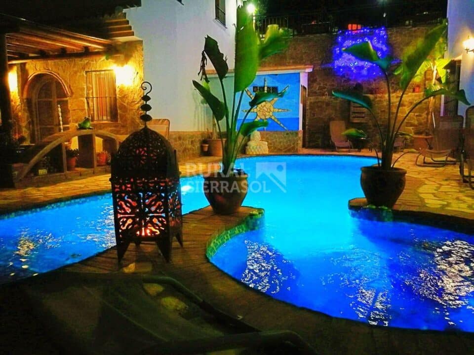 Espectacular Casa Rural en Sayalonga, con piscina y aire acondicionado - Imagen 17