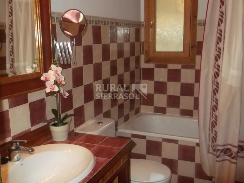 Encantadora Casa de Madera en Sayalonga, con piscina, wi-fi - Imagen 48