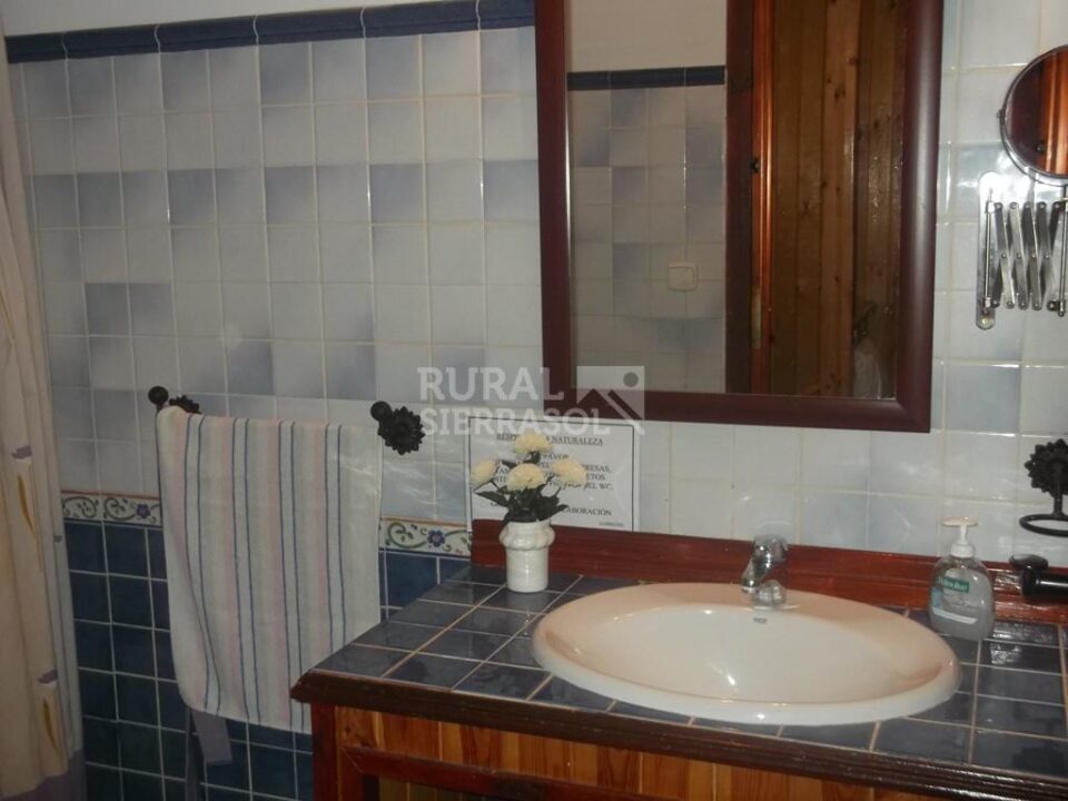 Encantadora Casa de Madera en Sayalonga, con piscina, wi-fi - Imagen 49