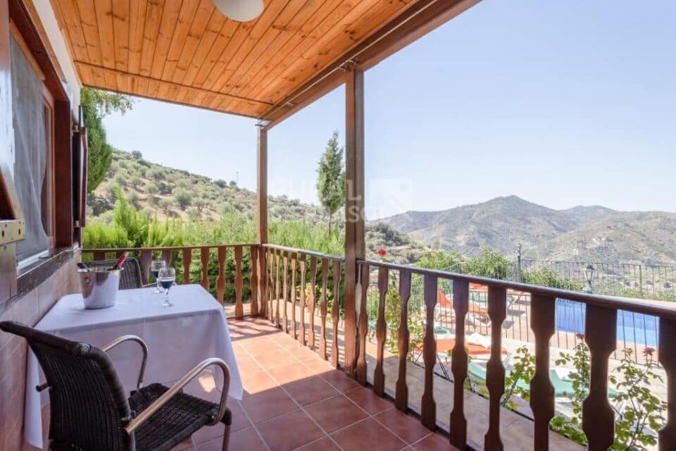 Encantadora Casa de Madera en Sayalonga, con piscina, wi-fi - Imagen 7