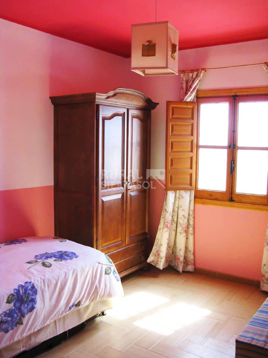 Habitación rosa de Casa rural en Almáchar (Málaga)-752