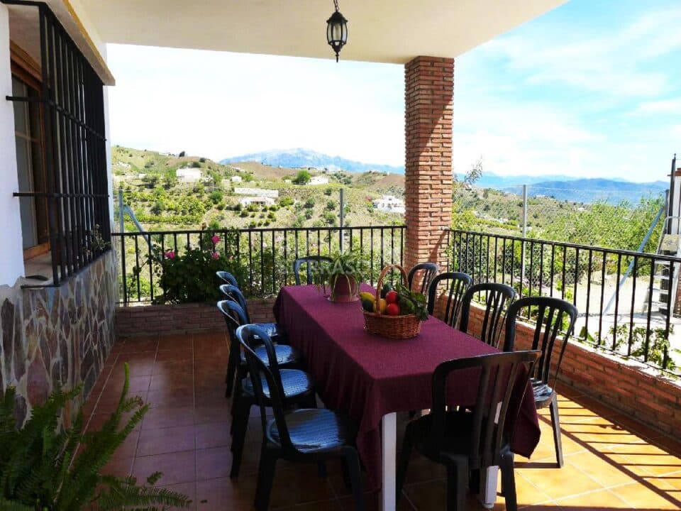 Espléndida Casa Rural en Almachar con barbacoa, piscina y wi-fi - Imagen 8