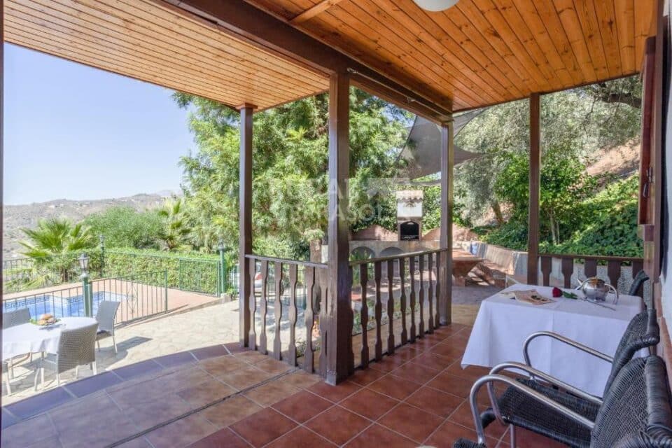 Encantadora Casa de Madera en Sayalonga, con piscina, wi-fi - Imagen 8