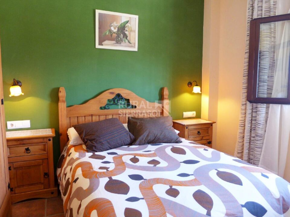 Habitación con cama doble de Casa rural en Almáchar (Málaga)-0805